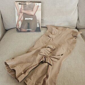 SKIMS Seamless Sculpt High-Waisted Shorts L/XL NEW - Fast Shipping!